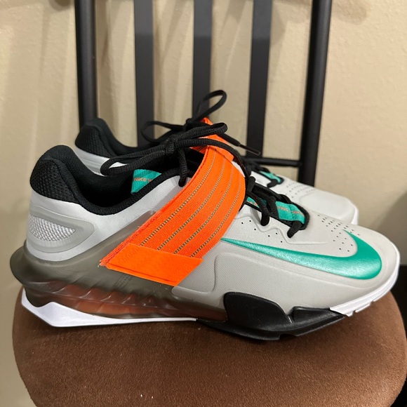 Nike Savaleos- Men's Size 11 - Picture 6 of 9